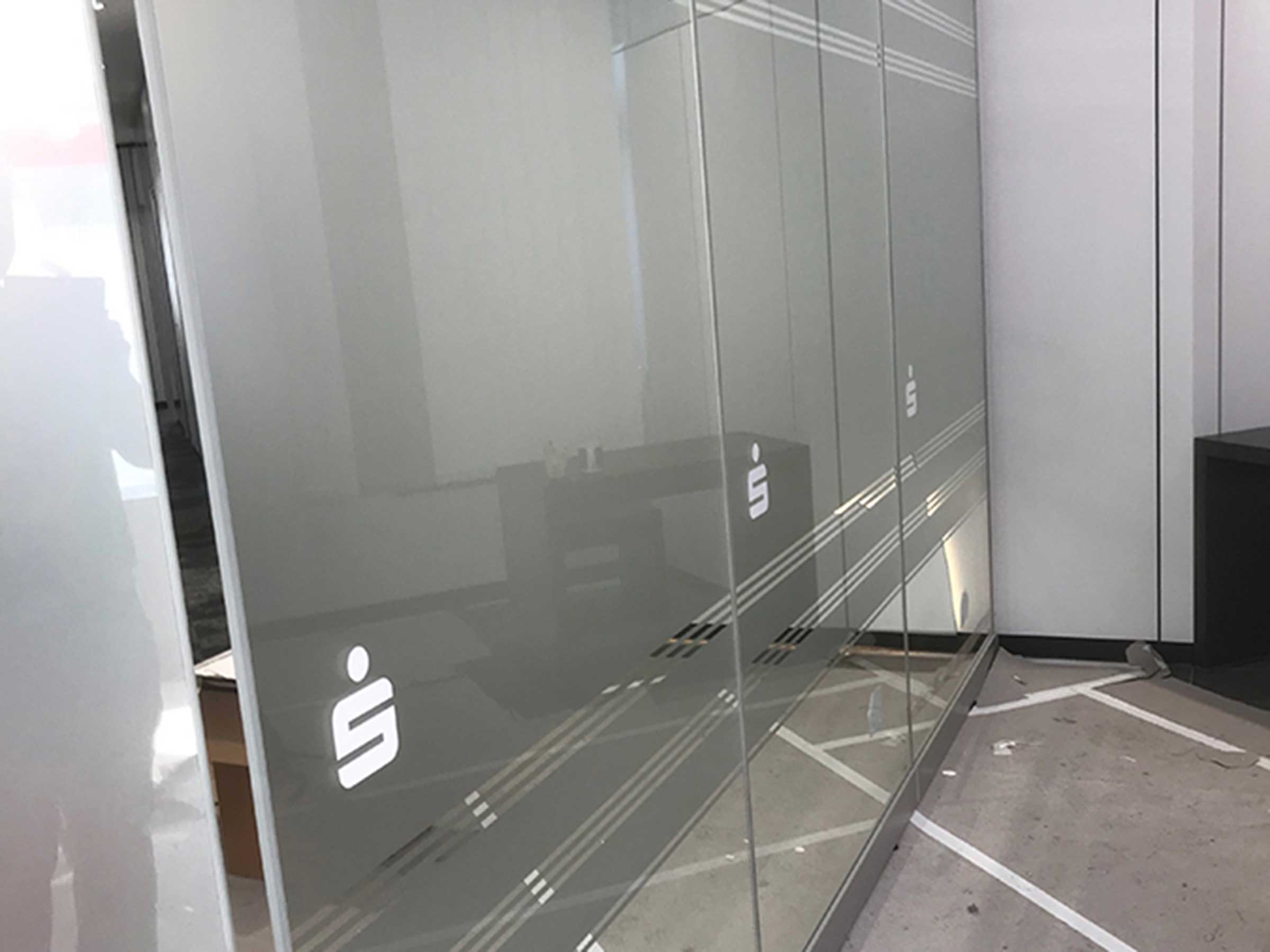 Glasdekorfolie Sparkasse – Klebefolien von Lorenz Werbung